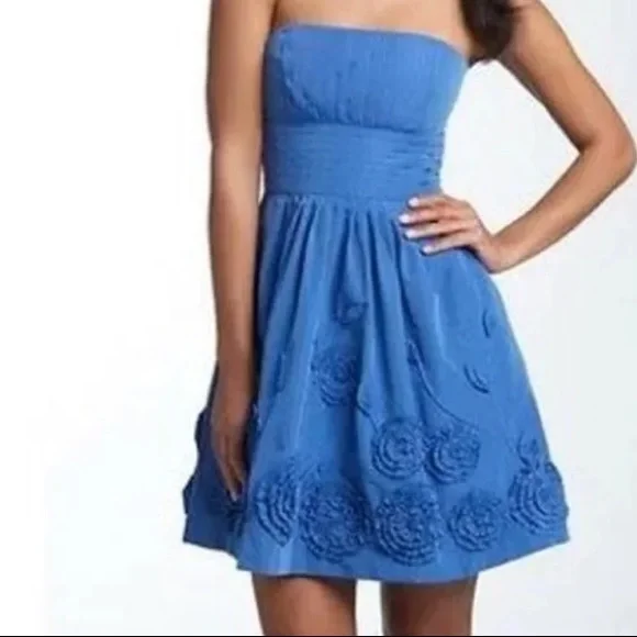 BCBGMAXAZRIA Taffeta Fit and Flare Larkspur Blue Strapless Dress Sz 4